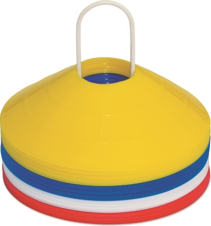Ein Stapel von Markierungshütchen in den Farben Gelb, Blau, Weiß und Rot, ideal für Sport und Training