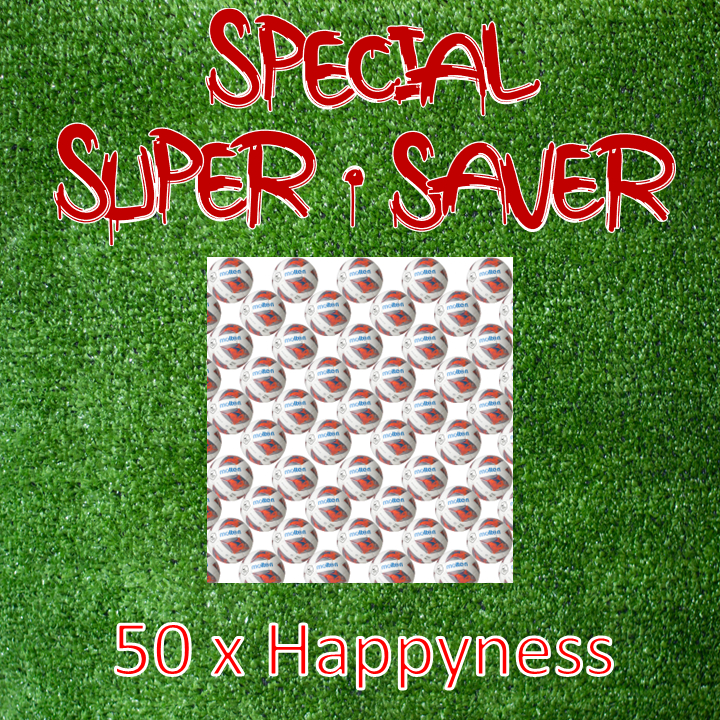 Ein Stapel von 50 bunten Dosen auf grünem Hintergrund mit dem Text 'SPECIAL SUPER SAVER 50 x Happyness'. Perfekt für festliche Gelegenheiten und Super-Sparangebote.