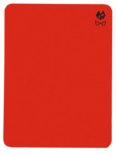 Carte de jeu rouge avec coins arrondis et logo b+d en haut à droite