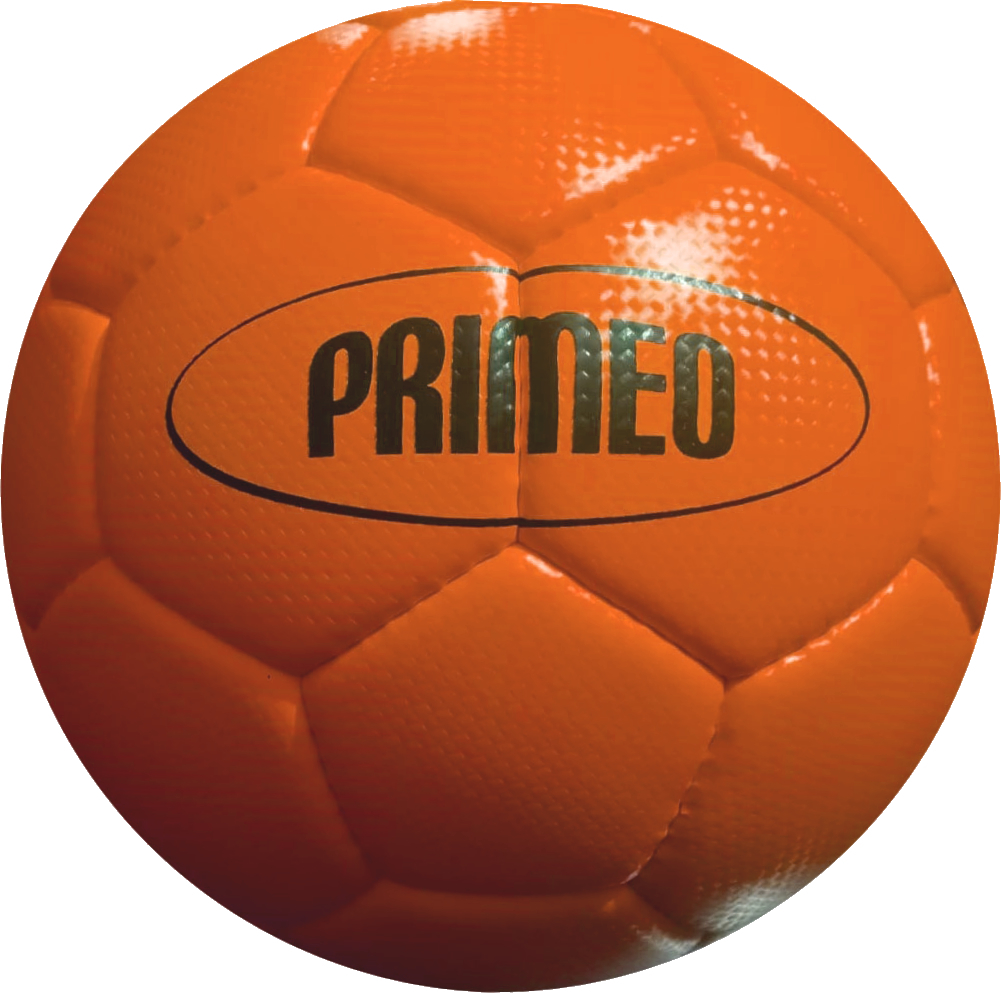 È raffigurato un pallone da calcio PRIMEO arancione con motivo a rilievo.