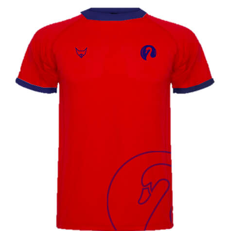 Rotes Sport-T-Shirt mit blauen Akzenten und dezenten Logos