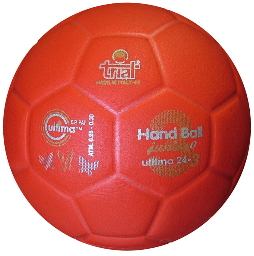 Roter Handball der Marke Trial, Modell Ultima 24-3, geeignet für Junioren, mit speziellen Prägungen und Markierungen.